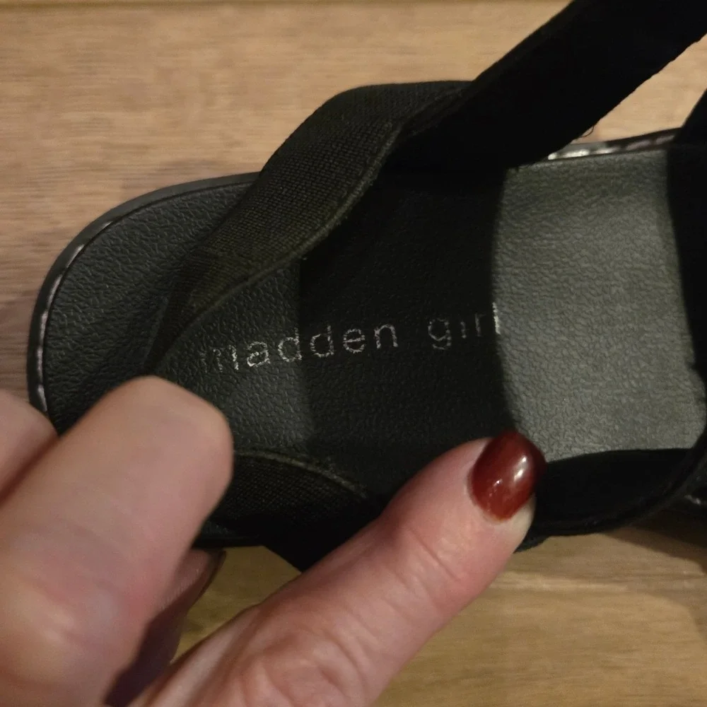 Madden‎ Girl Black Elastic Triple Strap Platform Lug Sole Sandals Slingback